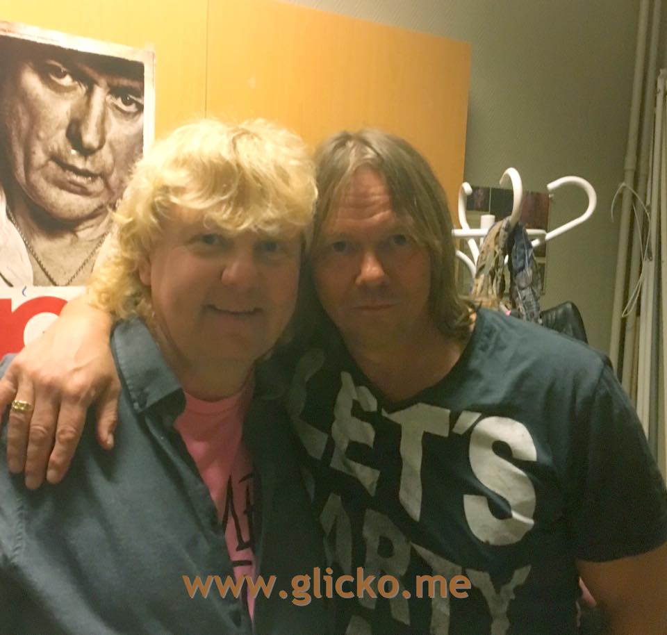 2007_10205961127415916_8530350357389232662_n