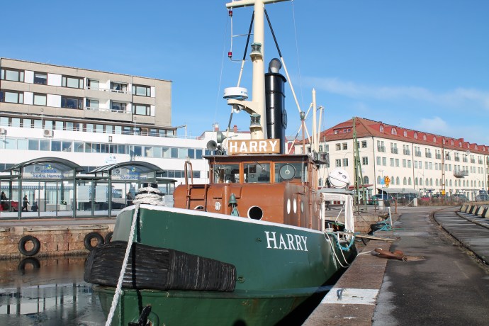 Bogserbåten Harry.