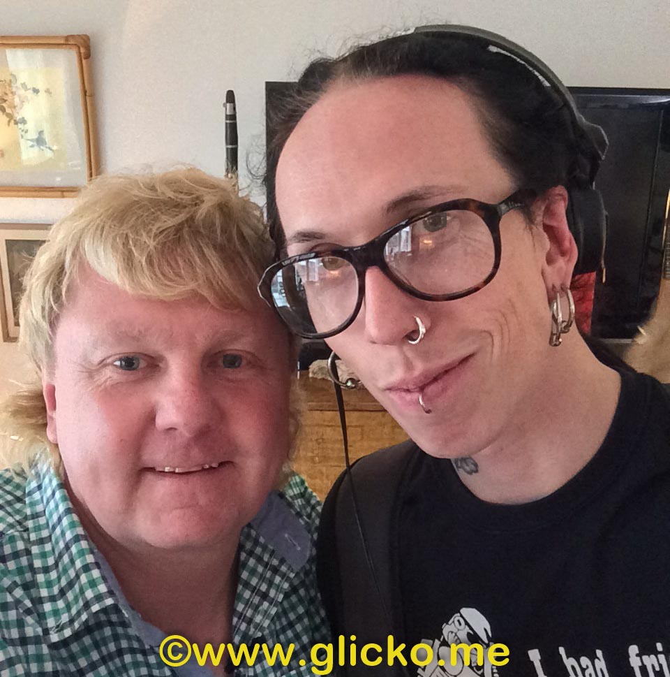 Idag får ni möta Skinny Kangur som har hela världen som&nbsp;arbetsfält.