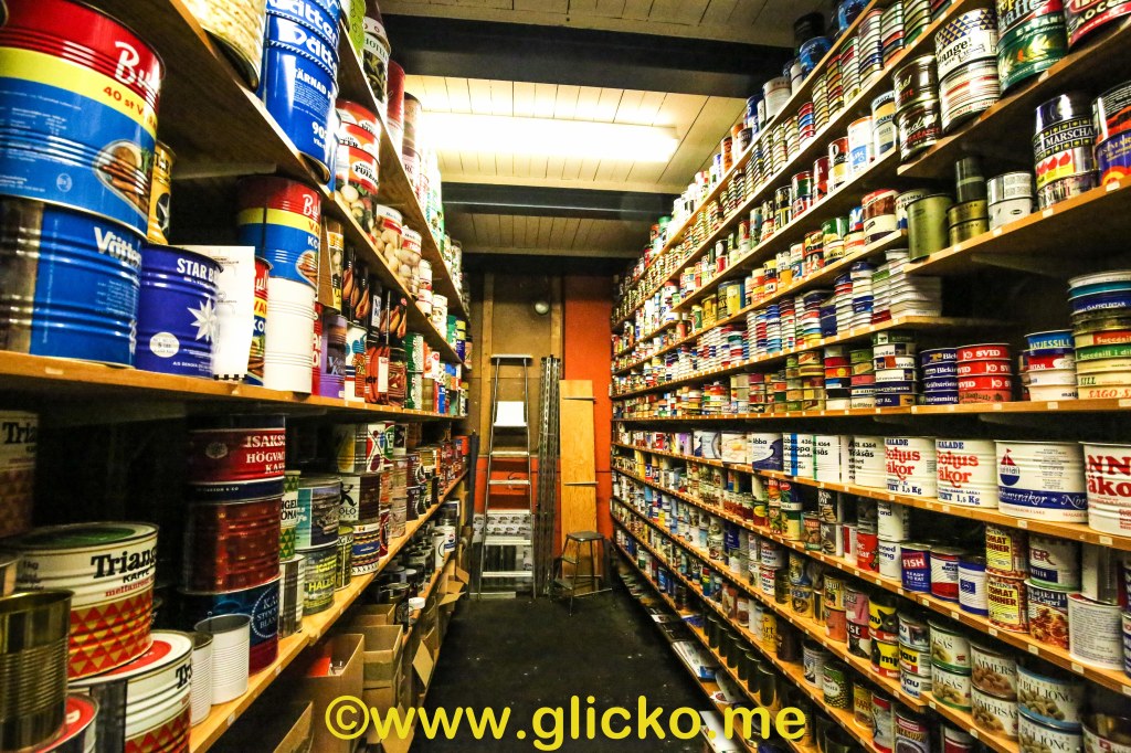 Idag får ni följa med till G & M här i Lysekil och se deras burkmuséum