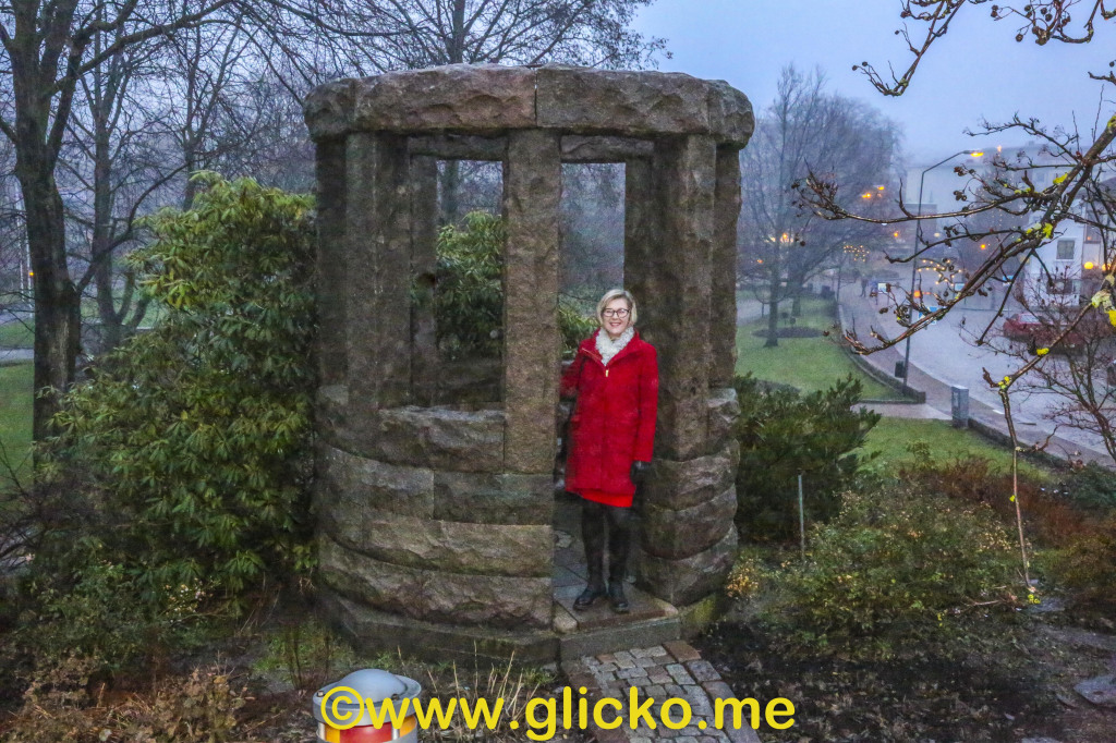 Idag får ni träffa författaren Annakarin Rosengren som har gett ut två böcker. Under intervjun berättar hon att en tredje bok kommer under&nbsp;2017