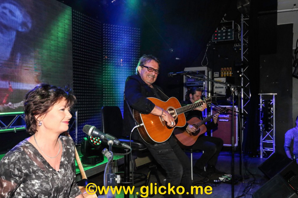 Mikael Rickfors med musikanter kommer till Lyckornas Brygga den 14&nbsp;juli