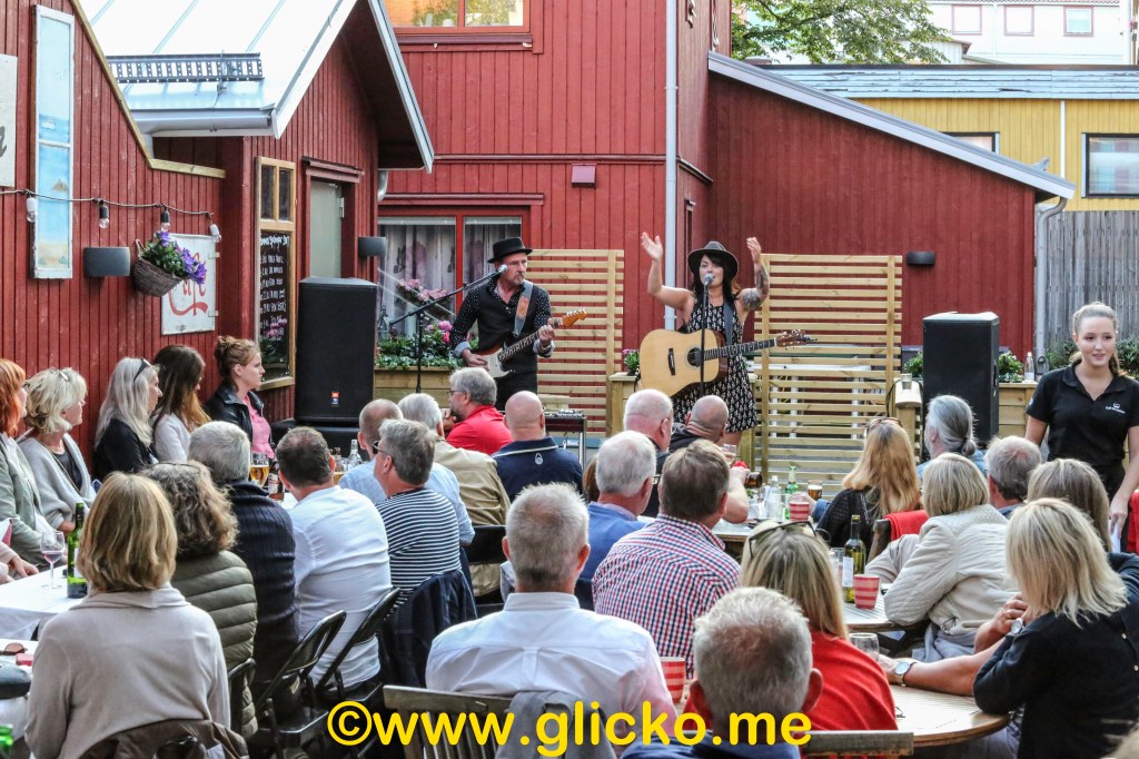 Här är sommarens artister till populära Bakgården vid Café Kungsgatan i Lysekil.
