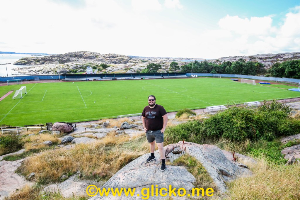 Lysekilskillen Johan Kuylenstierna har skrivet nya LAIK-låten ”Dit Vindarna&nbsp;Bär”