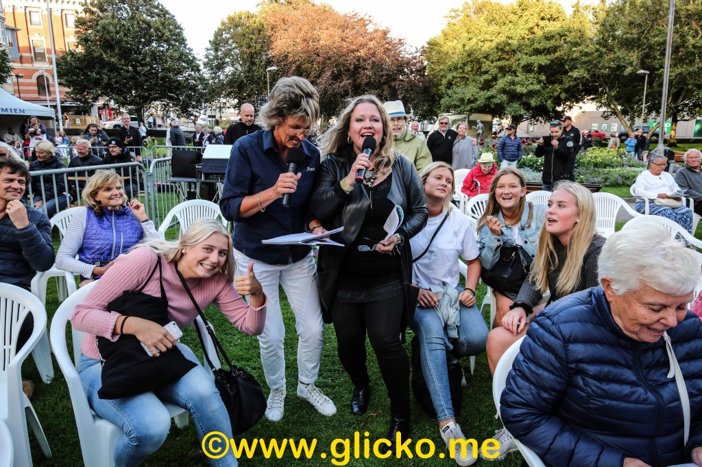 Det blev en solig och härlig tillställning med massor av folk när det åttonde Musselloppet med Musselfesten drog igång i Lysekil under lördagen