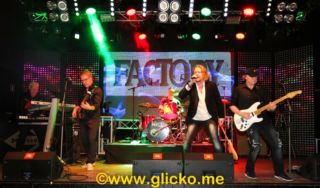 FACTORY gästade Club Artist på Mortens Krog i Uddevalla på fredagskvällen. Här kommer lite foton från kvällen.