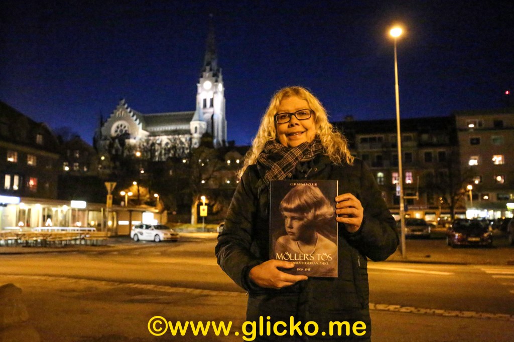 Christina Möller släpper boken ”Möllers tös – En familjeberättelse från Lysekil 1900 – 1945”.