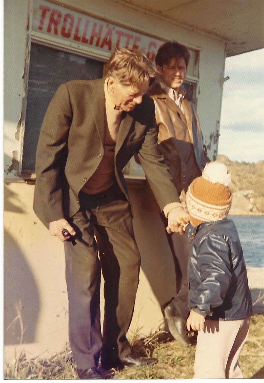 Kiosken vid Lunnevik (2)Christer Gren, Olle Simonsson och Johan Gren Foto Ulla Gren.jpg