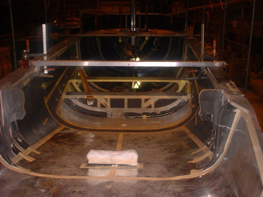 Bygge av IACC-63  örn 2002.jpg