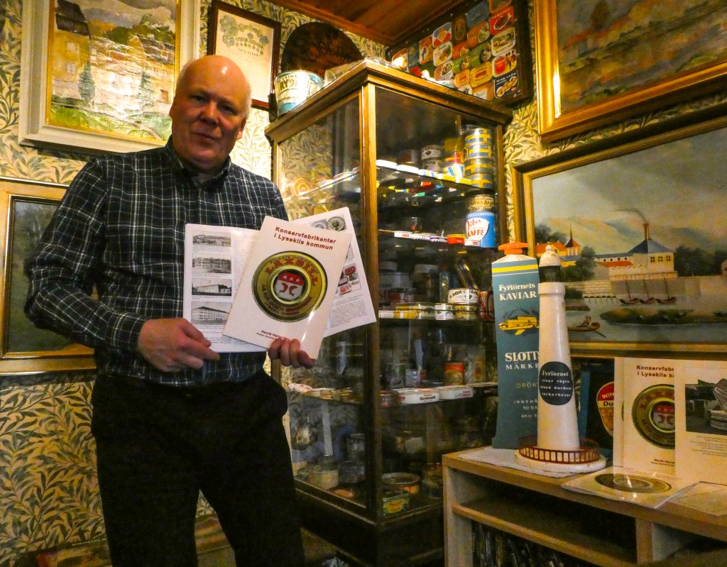 Imorgon släpps en ny bok om ”Konservfabrikanter i Lysekils kommun”. Det är Lysekilsbon Henrik Harnevie som tagit initiativet till denna bok