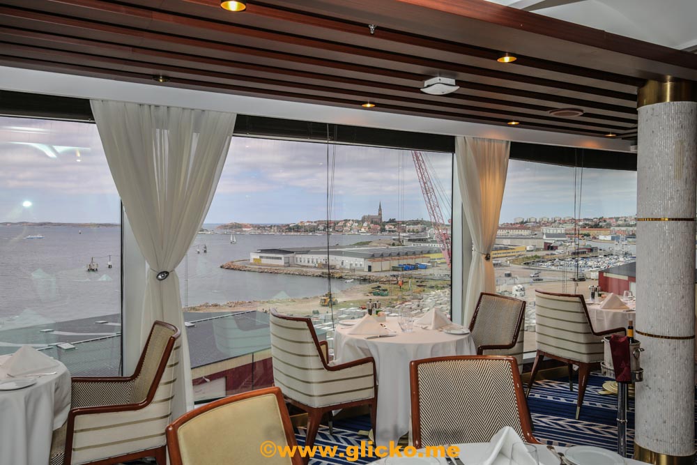 Här kommer lite foton från mitt besök ombord på Seven Seas Explorer som låg vid kaj ute vid Grötö under&nbsp;lördagen