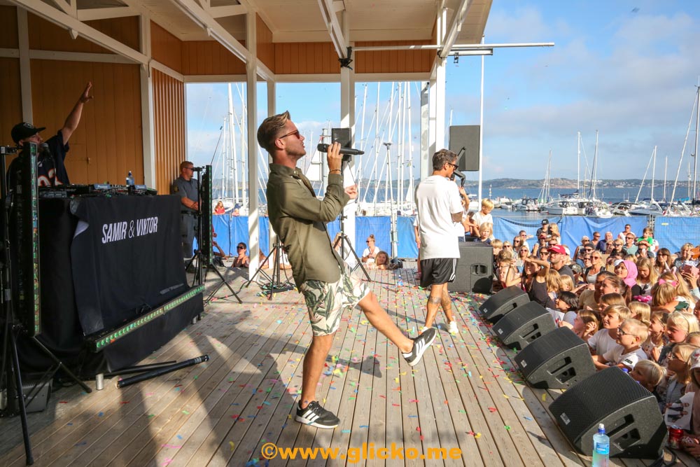 Samir och Viktor gästade igår Havsbadsparken i Lysekil och bjöd på en härlig show i sommarvärmen. Här kommer lite foton från&nbsp;konserten.