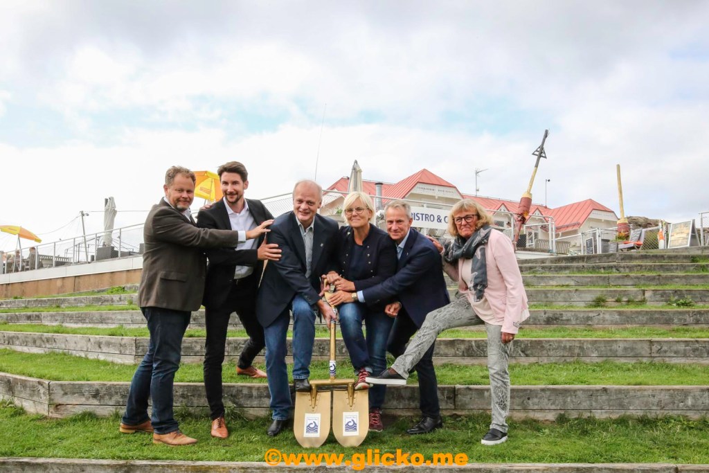 Idag togs det första spadtaget för Havets Hus om – och tillbyggnad.