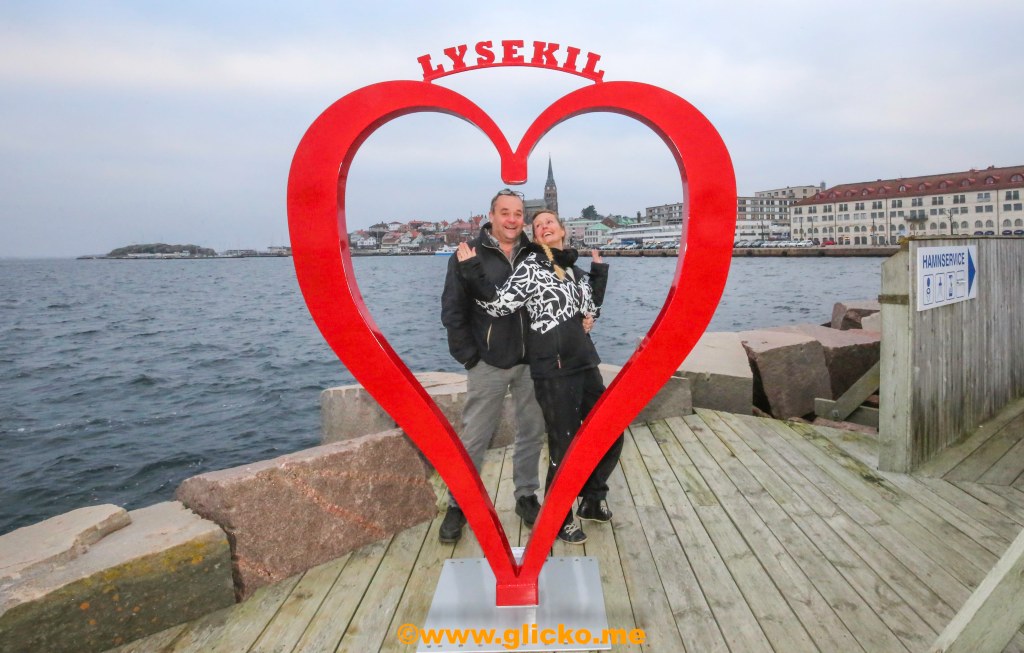 Idag på bloggen får ni träffa Helena och Fredrik Norberg som för 3 år sedan startade sin drömresa från Lysekil med segelbåten Wilma. Fredrik eller Tjoppe som han kallas är son till Felix på Sjösäcken här i&nbsp;Lysekil