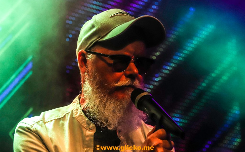 Vilken kväll, vilken nostalgi när Harpo gästade ett fullsatt Mortens Krog i&nbsp;Uddevalla