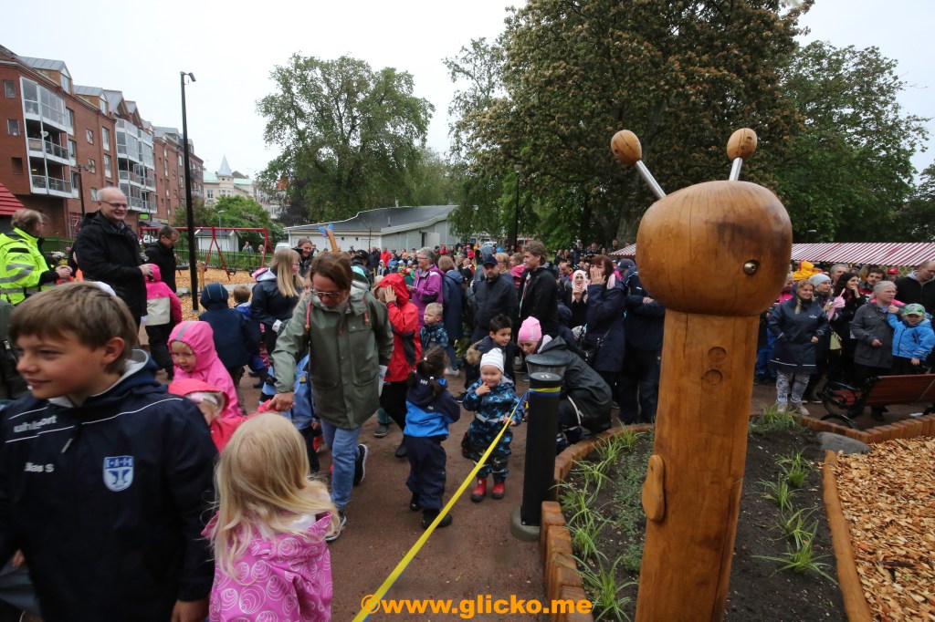 Foton från dagens invigning av Lysekils nya lekpark i&nbsp;stadsparken.