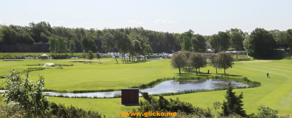 Delad svensk, tysk och engelsk ledning i Skaftö Open. Imorgon avgörs det vem som tar hem tävlingen. Här kommer lite foton från en underbar dag på Skaftö Golfklubb med Skaftö&nbsp;Open