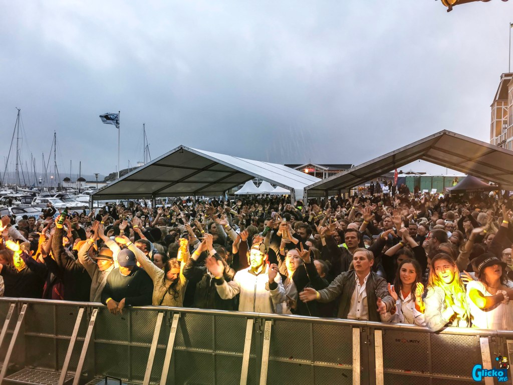 Foton från gårdagens måndagsklubb med Rydell & Quick som fick hela Havsbadsparken att rocka loss i&nbsp;regnet!