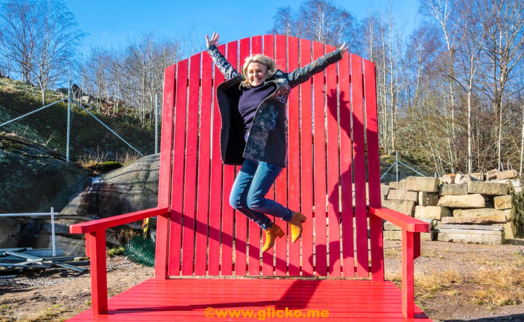 En jättestol kommer att locka folk till LysekilsBostäders nya byggprojekt