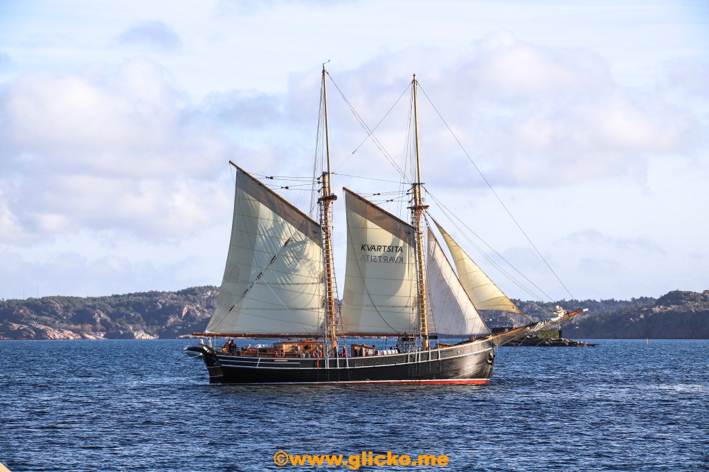 Idag på bloggen får ni följa med till Skaftö och föreningen ”För fulla segel” som har T/S Kvartsita som sitt skötebarn. Föreningen gör en fantastisk kulturgärning att i Lysekils kommun kunna visa upp en sådan&nbsp;skönhet