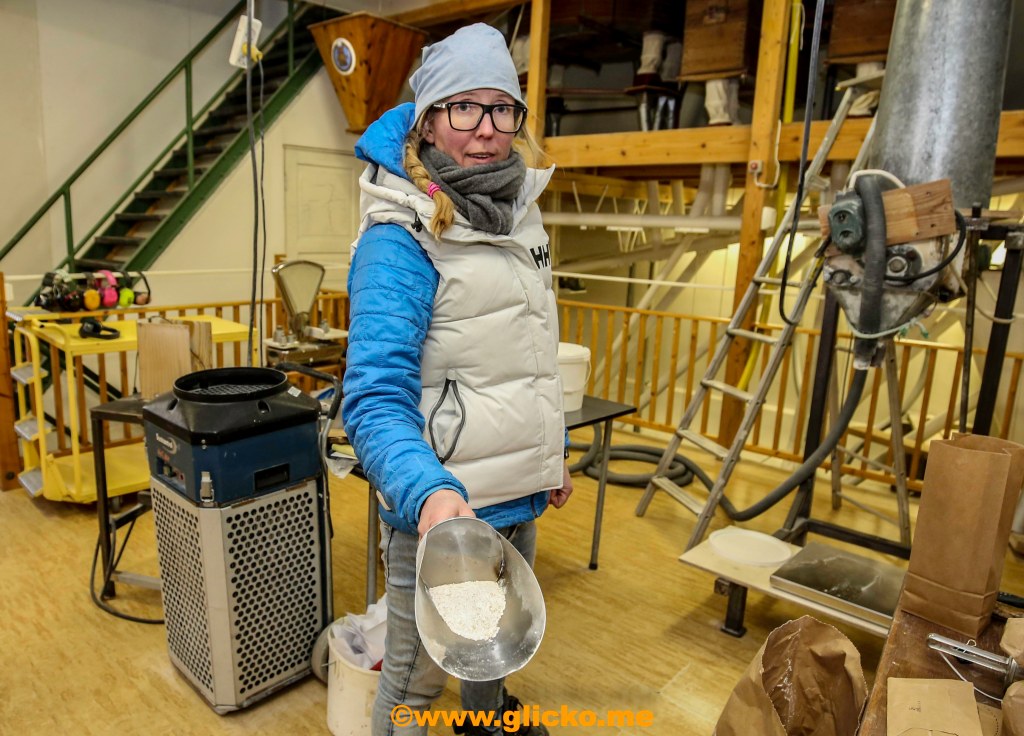 Idag får ni följa med till Lögens Kvarn som ligger i Lyse och som idag drivs av Anna Wilhelmsdotter