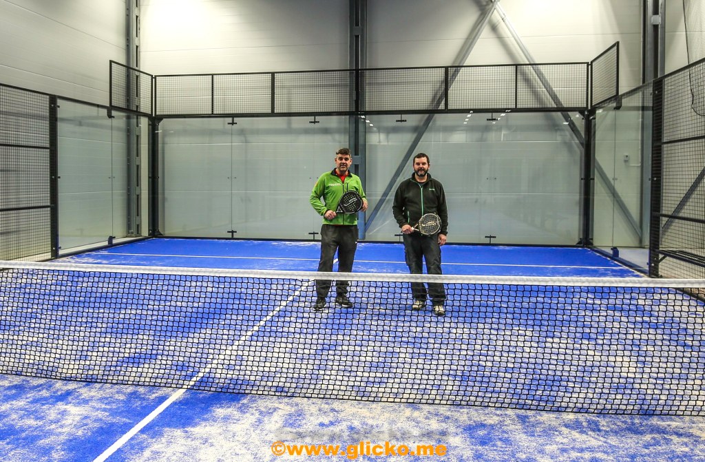 Det har varit bråda dagar för kompisarna Fredrik Forsberg och Jens Christian Sverdrup Dahl. Men nu öppnar Lysekils Padelcenter upp den nya padelhallen i Sivik