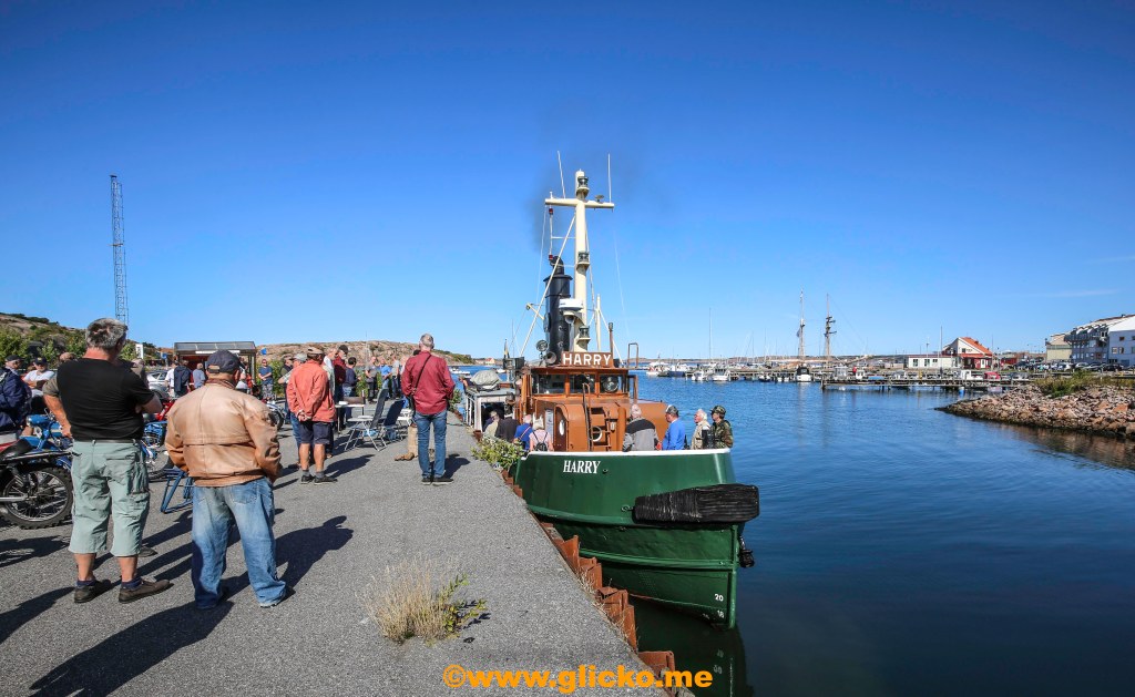 Tändkulemotorns Dag lockade mycket folk i det härliga vädret