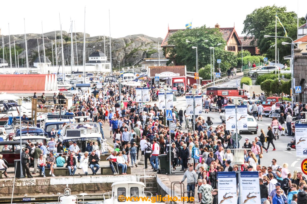 På midsommardagen är det cruising i Lysekil