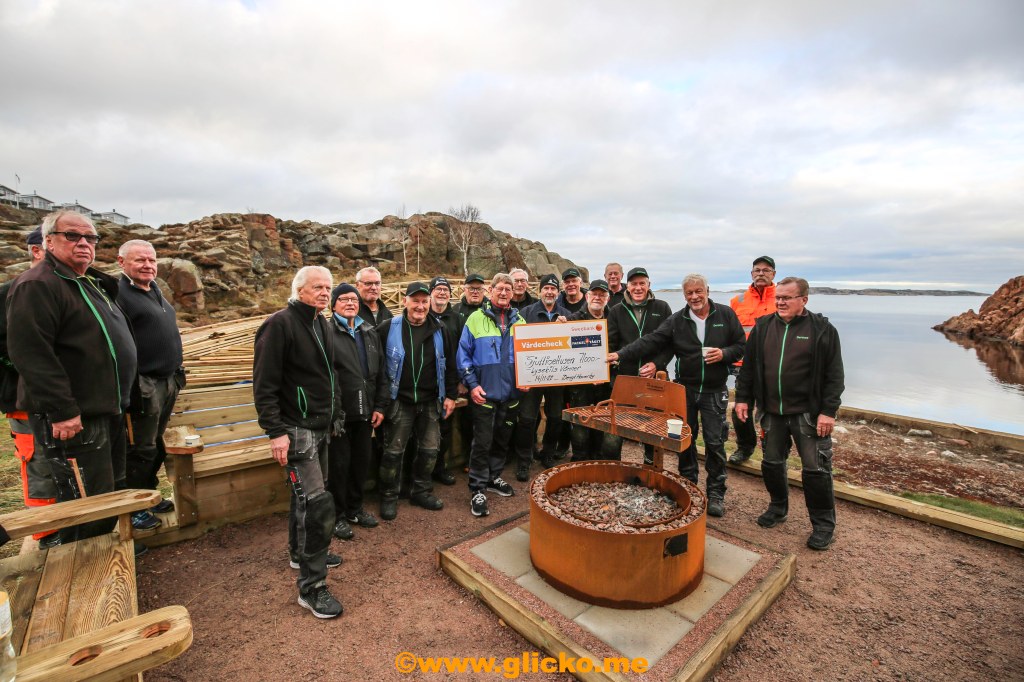 Idag överlämnades checken på 71 000 kronor till Lysekils Vänner