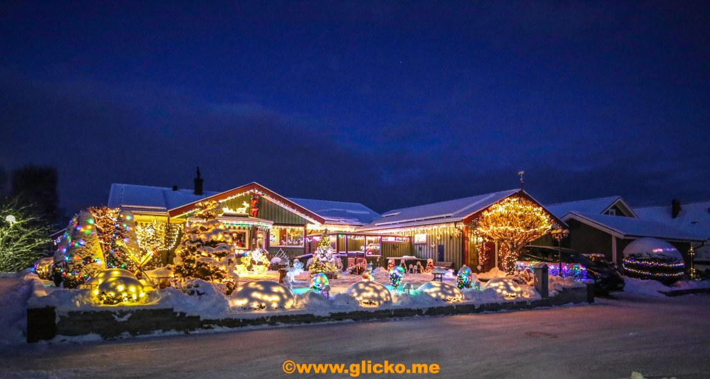 Jultraditionen med den fina juldekorationen på Nyponvägen i Lysekil&nbsp;fortsätter
