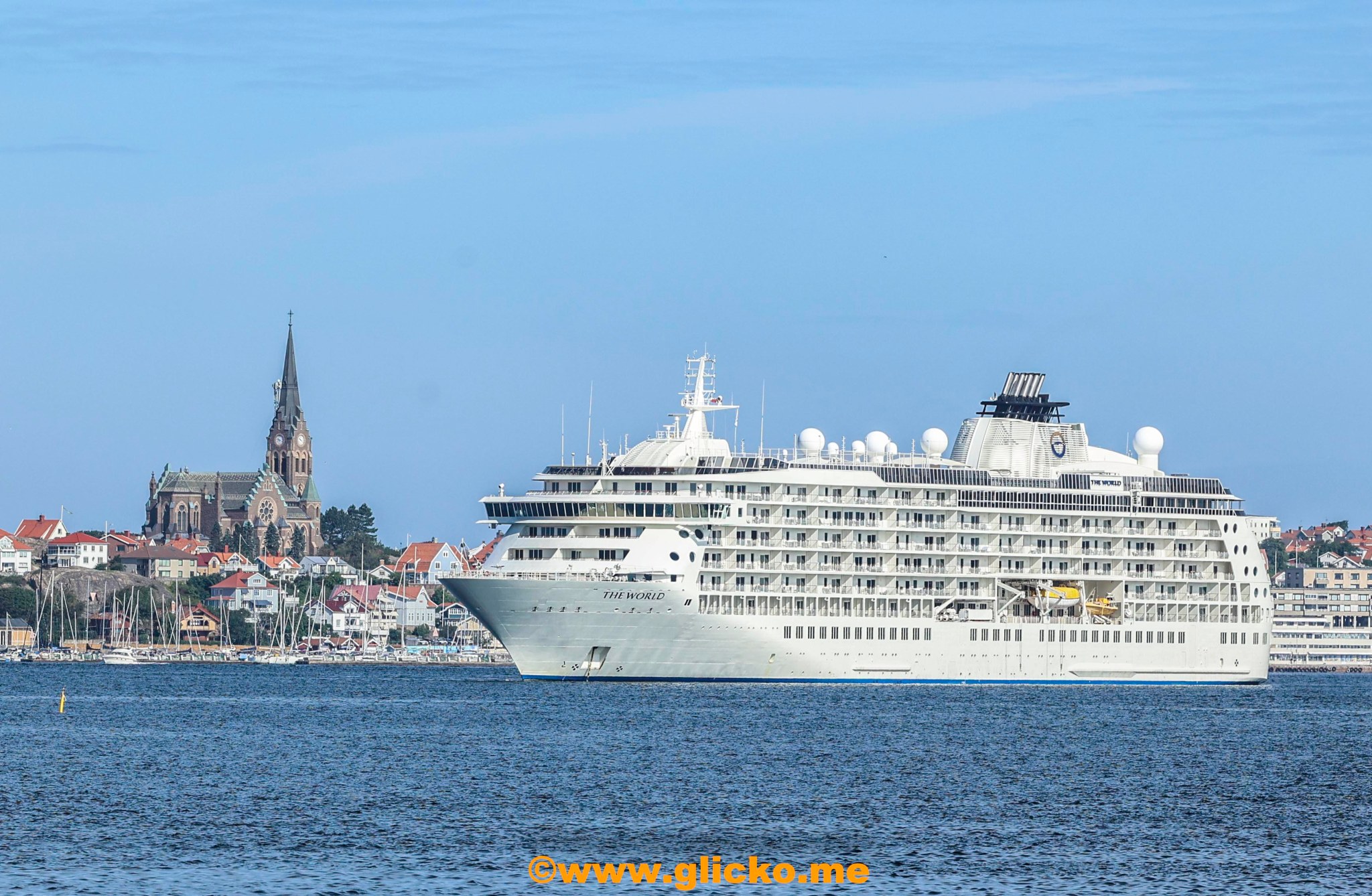 m-s-the-world-v-rldens-st-rsta-privata-kryssningsfartyg-bes-ker-lysekil