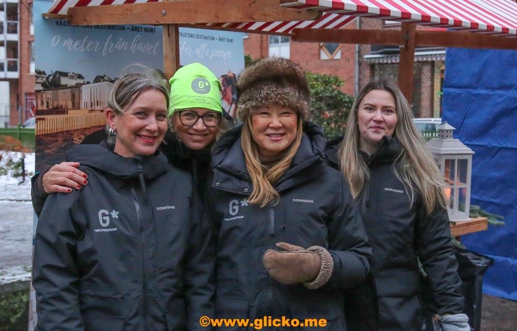 Julig marknad i Lysekil med massor av folk