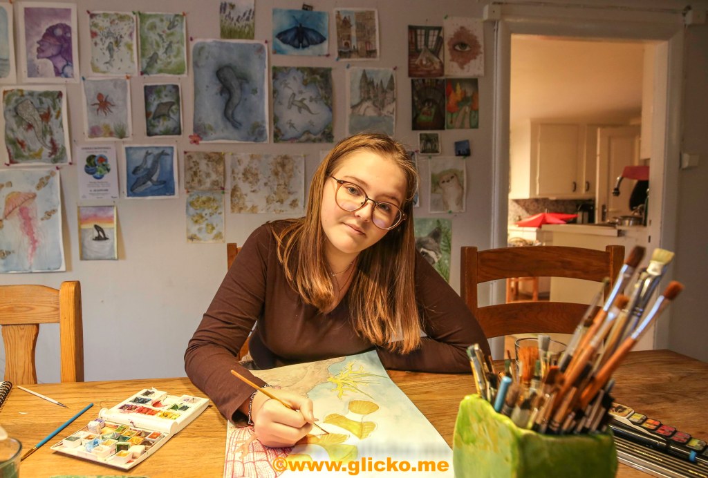 Årets första konstutställning i Lysekils Konsthall, där medverkar bland annat 14-åriga Meli Leander