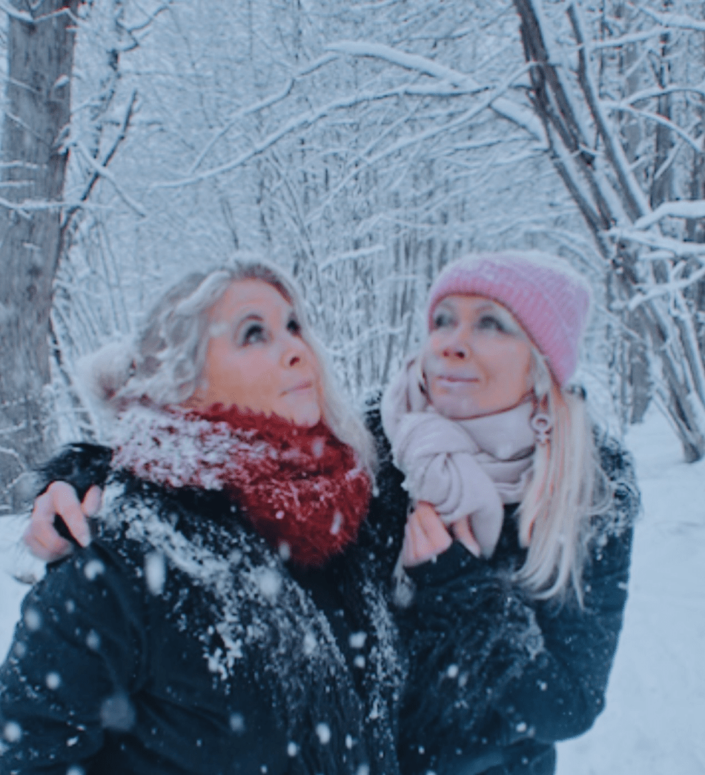 Lili & Susie avrundar året med vintersingeln ”What Kind of World Is This?”