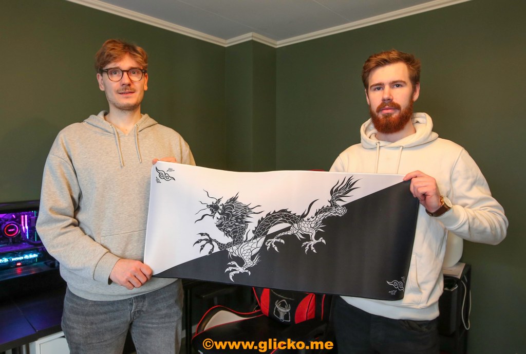 Större egendesignade musmattor är framtidens melodi för Jesper och Max