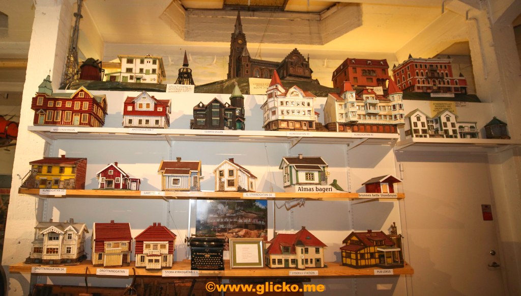 Lars Elissons fina miniatyrmodeller av byggnader från Lysekil finns att beskåda på Skandiamuseet hos&nbsp;L.Laurin