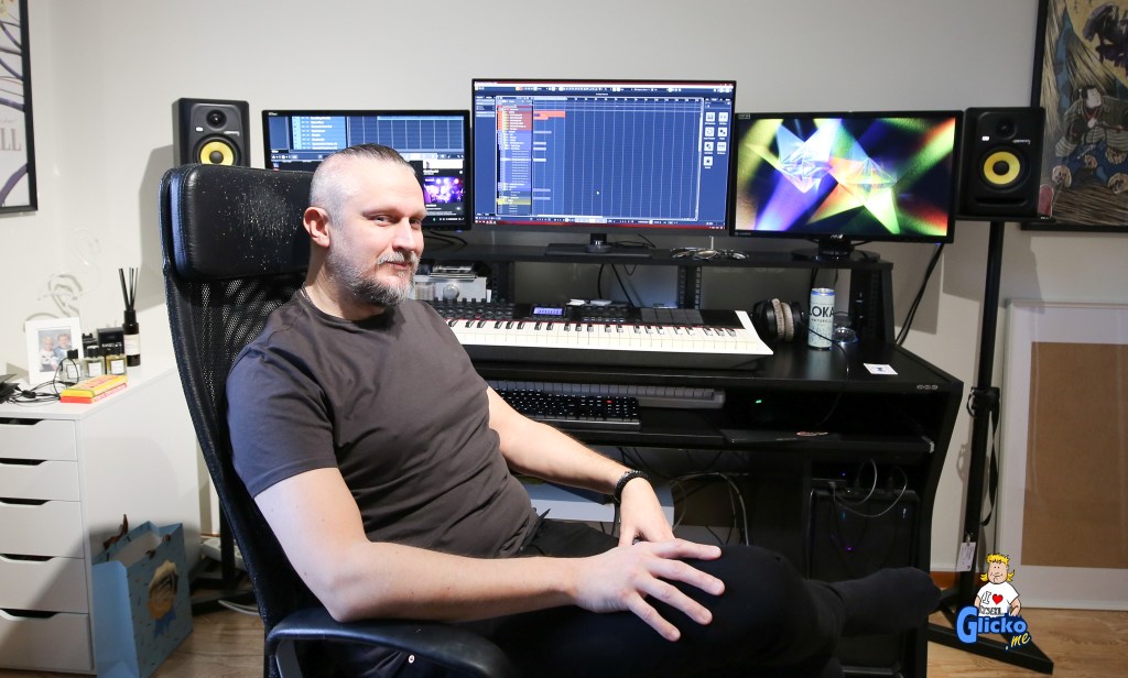 Möt Marcus Christensen som skapar musik på nätet med stor framgång