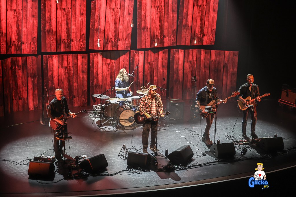 Peter Stormare med Whispering Pines på Hebeteatern i&nbsp;Trollhättan