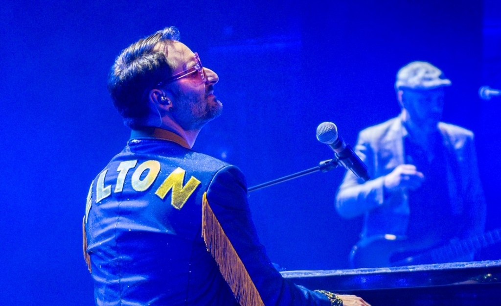 A TRUE ELTON JOHN TRIBUTE Jonas Gideon med band