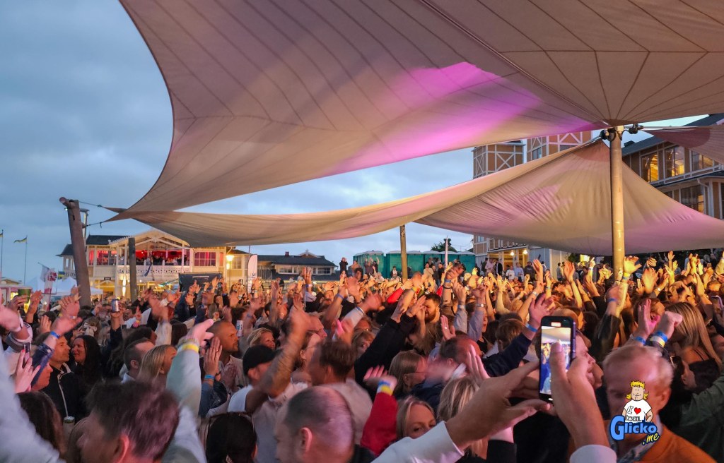 Den 7 juli är det premiär på Kustnöjes härliga Måndagsklubbar i Lysekil