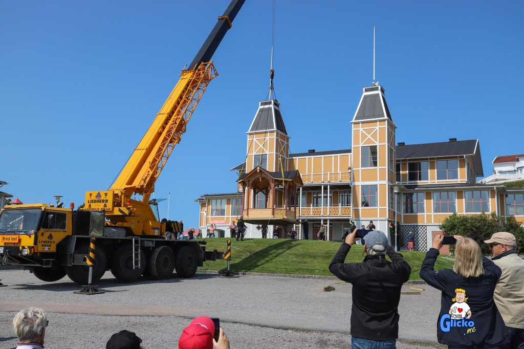 Nu är musikpaviljongen på plats i Havsbadsparken