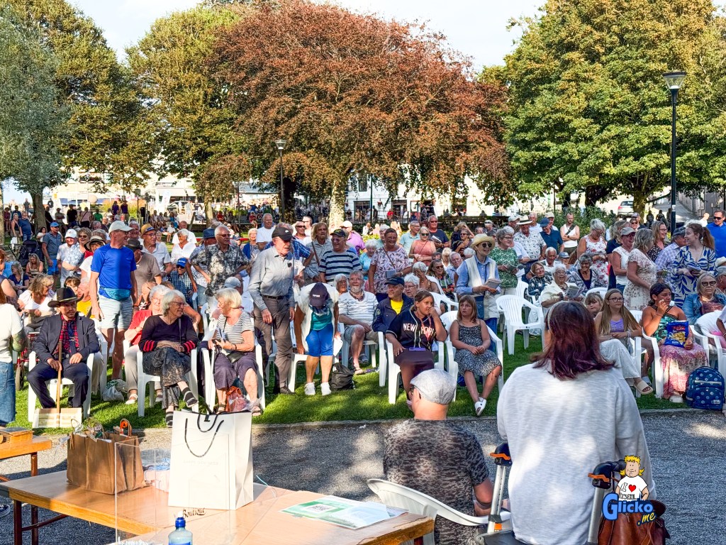Erika Jonsson med band gästade allsången i&nbsp;Lysekil