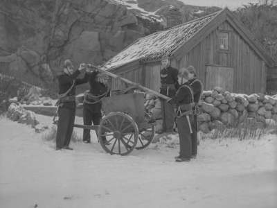 Bilder berättar – Brandkåren kommer till&nbsp;stan