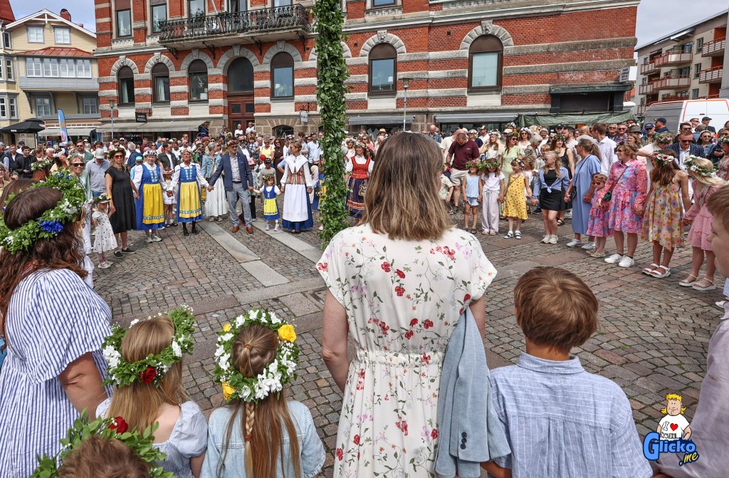 Midsommarfirande på Kungstorget i Lysekil