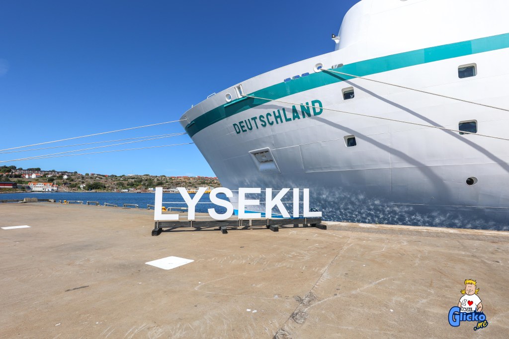 M/S Deutschland ligger vid kajen vid&nbsp;Grötö